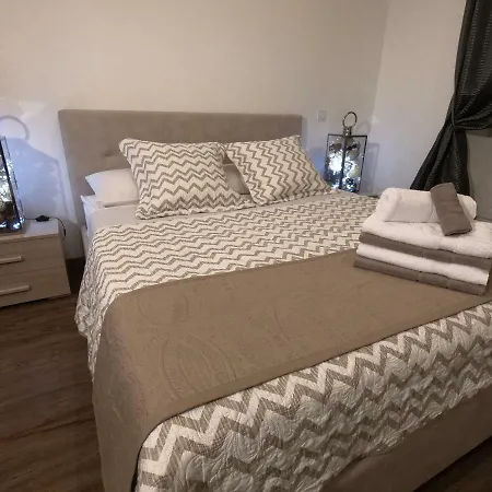 Rigoletto Massena דירה